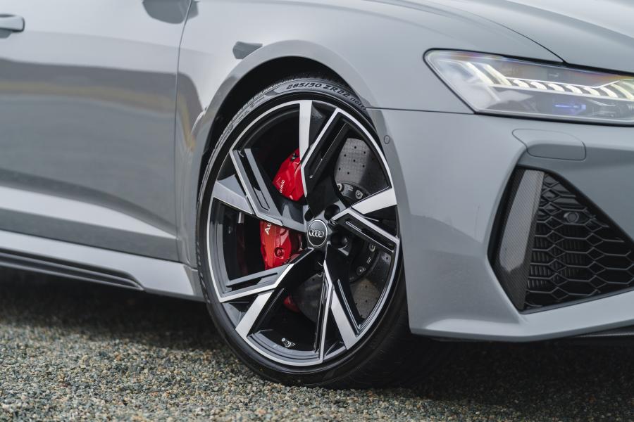Детали экстерьера Audi RS6 Avant (C8) 2020 года  (UK) (фото 74 из 150)